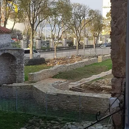 Trixi Maksimijan Apartmán *